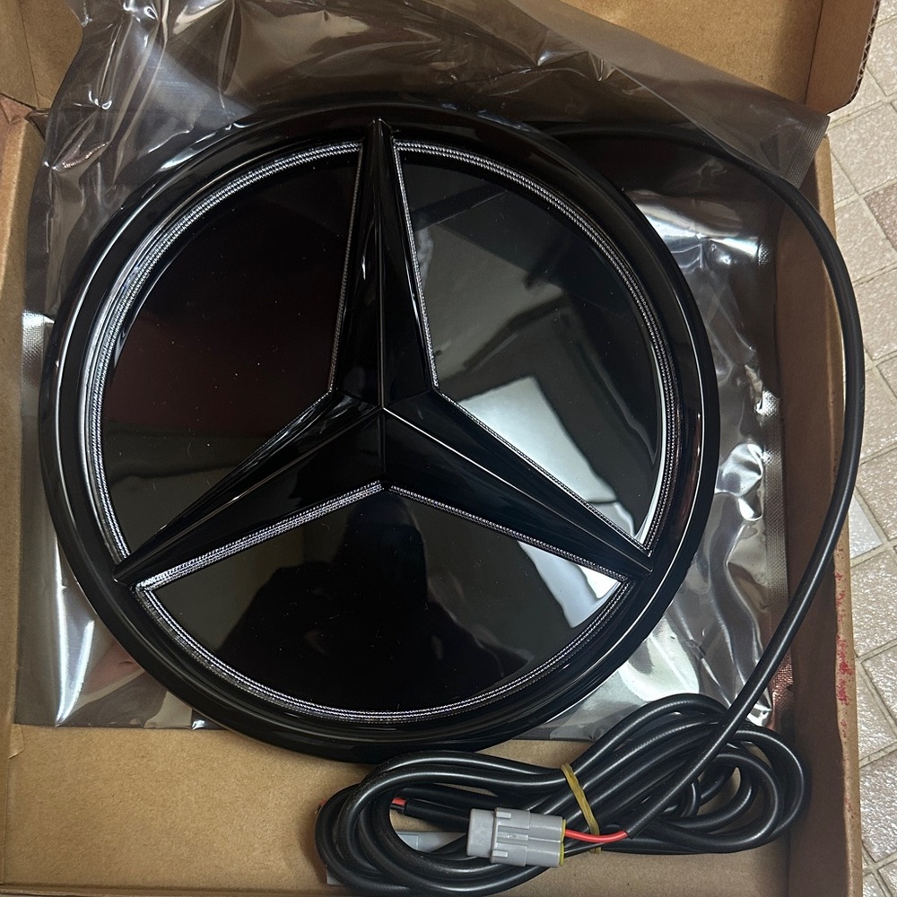 Black Mercedes-Benz LED Emblem